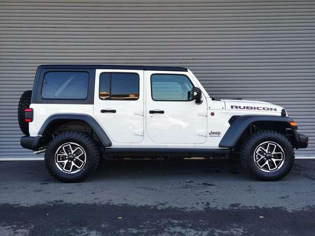 当店は横浜市中区本牧にございます。お車でお越しの際は首都高湾岸線「新山下」または「本牧ふ頭」出口をご利用ください。