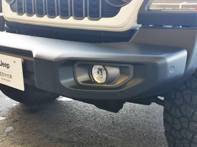 ＬＥＤフォグランプも標準装備となっております。