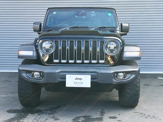 ジープ・ラングラーアンリミテッド ルビコン スカイワンタッチパワートップ パワートップ 黒革シート 4WD 純正ナビテレビ付き ワンオーナー フロント・リア・サイドカメラ搭載 シートヒーター ステップ標準 ETC2.0 アルパインスピーカー 認定中古車(6枚目)