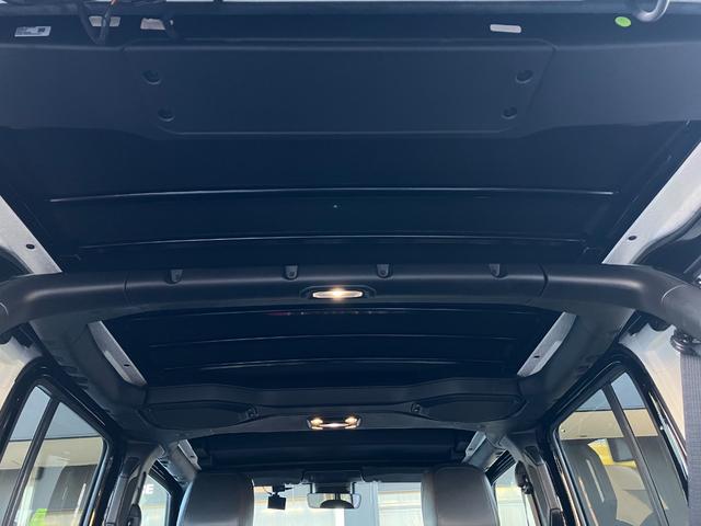 ジープ・ラングラーアンリミテッド ルビコン スカイワンタッチパワートップ パワートップ 黒革シート 4WD 純正ナビテレビ付き ワンオーナー フロント・リア・サイドカメラ搭載 シートヒーター ステップ標準 ETC2.0 アルパインスピーカー 認定中古車(10枚目)