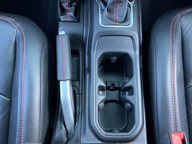ジープ・ラングラーアンリミテッド ルビコン スカイワンタッチパワートップ パワートップ 黒革シート 4WD 純正ナビテレビ付き ワンオーナー フロント・リア・サイドカメラ搭載 シートヒーター ステップ標準 ETC2.0 アルパインスピーカー 認定中古車(26枚目)