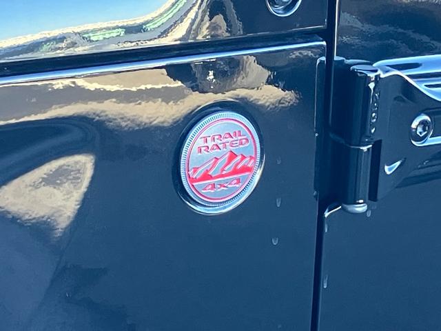 ジープ・ラングラーアンリミテッド ルビコン スカイワンタッチパワートップ パワートップ 黒革シート 4WD 純正ナビテレビ付き ワンオーナー フロント・リア・サイドカメラ搭載 シートヒーター ステップ標準 ETC2.0 アルパインスピーカー 認定中古車(39枚目)