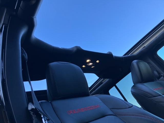 ジープ・ラングラーアンリミテッド ルビコン スカイワンタッチパワートップ パワートップ 黒革シート 4WD 純正ナビテレビ付き ワンオーナー フロント・リア・サイドカメラ搭載 シートヒーター ステップ標準 ETC2.0 アルパインスピーカー 認定中古車(49枚目)