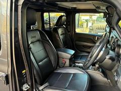 ����ƥꥢ�ϥ֥�å������줵��������ޤä����ݤˡ������Ȥϥ쥶������Ѥ��������̣�襤�ˡ����̤λ������ߤ�ʤ������Ѥ��줤�ʾ��֤Ǥ��� 7