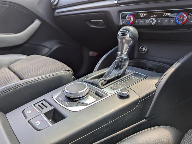 Ａ３ スポーツバック１．４ＴＦＳＩ　スポーツ　Ｓｌｉｎｅパッケージ　アシスタンスパッケージ（32枚目）
