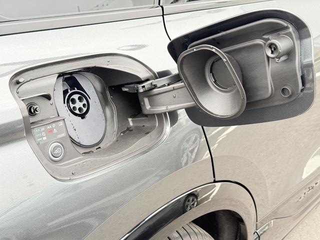Ｑ６ ｅ－トロン クワトロ　アドバンスド　Ｓラインパッケージ　Ｓｌｉｎｅパッケージ◆ダークＡｕｄｉリングス◆ブラックスタイリングパッケージ◆ステアリングヒーター◆電動シート◆シートヒーター（フロント／リヤ）◆スポーツサスペンション◆（14枚目）