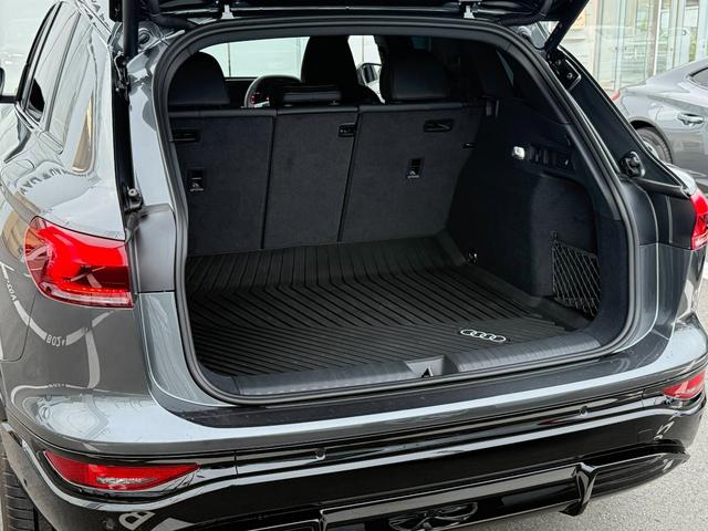 Ｑ６ ｅ－トロン クワトロ　アドバンスド　Ｓラインパッケージ　Ｓｌｉｎｅパッケージ◆ダークＡｕｄｉリングス◆ブラックスタイリングパッケージ◆ステアリングヒーター◆電動シート◆シートヒーター（フロント／リヤ）◆スポーツサスペンション◆（18枚目）