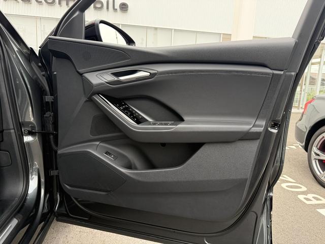 Ｑ６ ｅ－トロン クワトロ　アドバンスド　Ｓラインパッケージ　Ｓｌｉｎｅパッケージ◆ダークＡｕｄｉリングス◆ブラックスタイリングパッケージ◆ステアリングヒーター◆電動シート◆シートヒーター（フロント／リヤ）◆スポーツサスペンション◆（24枚目）
