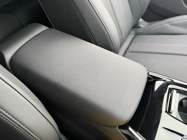 Ｑ６ ｅ－トロン クワトロ　アドバンスド　Ｓラインパッケージ　Ｓｌｉｎｅパッケージ◆ダークＡｕｄｉリングス◆ブラックスタイリングパッケージ◆ステアリングヒーター◆電動シート◆シートヒーター（フロント／リヤ）◆スポーツサスペンション◆（27枚目）