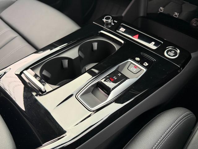 Ｑ６ ｅ－トロン クワトロ　アドバンスド　Ｓラインパッケージ　Ｓｌｉｎｅパッケージ◆ダークＡｕｄｉリングス◆ブラックスタイリングパッケージ◆ステアリングヒーター◆電動シート◆シートヒーター（フロント／リヤ）◆スポーツサスペンション◆（28枚目）