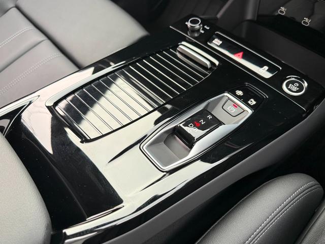 Ｑ６ ｅ－トロン クワトロ　アドバンスド　Ｓラインパッケージ　Ｓｌｉｎｅパッケージ◆ダークＡｕｄｉリングス◆ブラックスタイリングパッケージ◆ステアリングヒーター◆電動シート◆シートヒーター（フロント／リヤ）◆スポーツサスペンション◆（29枚目）