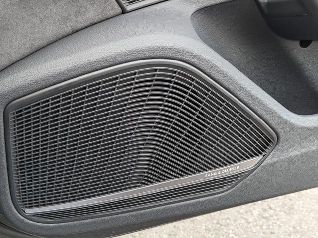 A4アバント 40TDIクワトロ Sライン ◆Sライン◆プラスパッケージ◆アルカンターラレザーシート◆マトリクスLED◆Bang&Olufsen◆マルチカラーアンビエントライト◆全周囲カメラ◆プライバシーガラス◆(29枚目)