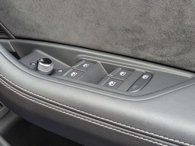 A4アバント 40TDIクワトロ Sライン ◆Sライン◆プラスパッケージ◆アルカンターラレザーシート◆マトリクスLED◆Bang&Olufsen◆マルチカラーアンビエントライト◆全周囲カメラ◆プライバシーガラス◆(30枚目)