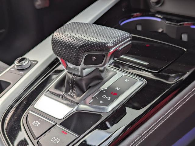 A4アバント 40TDIクワトロ Sライン ◆Sライン◆プラスパッケージ◆アルカンターラレザーシート◆マトリクスLED◆Bang&Olufsen◆マルチカラーアンビエントライト◆全周囲カメラ◆プライバシーガラス◆(42枚目)