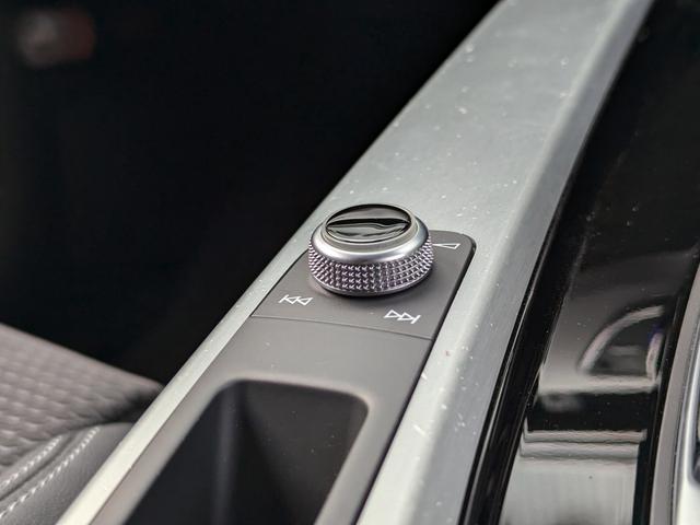 A4アバント 40TDIクワトロ Sライン ◆Sライン◆プラスパッケージ◆アルカンターラレザーシート◆マトリクスLED◆Bang&Olufsen◆マルチカラーアンビエントライト◆全周囲カメラ◆プライバシーガラス◆(45枚目)