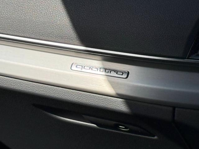 Q5 40TDIクワトロ Sライン ◆車検整備付◆Slineプラスパッケージ◆コンフォートパッケージ◆ブラックスタイリング◆ステアリングヒーター◆プライバシーガラス◆マトリクスLED◆アコースティックガラス◆(19枚目)