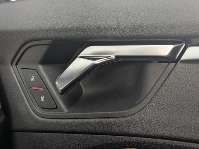 Q3 35TFSI Sライン ◆パーシャルレザーシート◆マルチカラーアンビエントライト◆フルセグTV◆アダプティブクルーズコントロール◆シートヒーター◆ドライブセレクト◆サラウンドビューカメラ◆(29枚目)