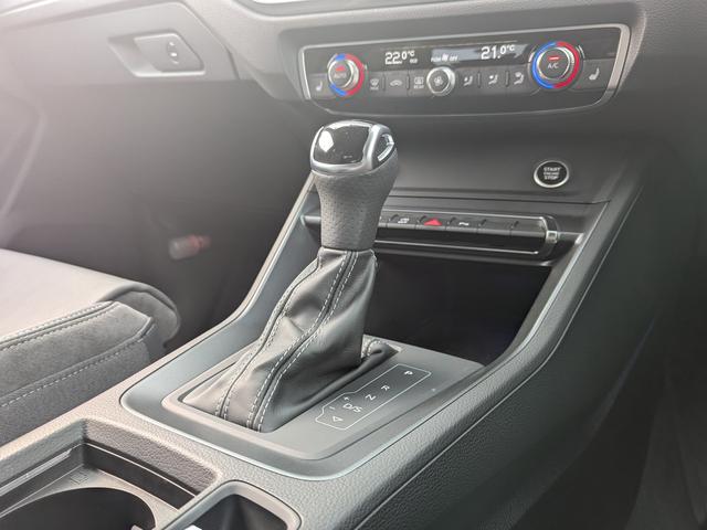 Q3 35TFSI Sライン ◆パーシャルレザーシート◆マルチカラーアンビエントライト◆フルセグTV◆アダプティブクルーズコントロール◆シートヒーター◆ドライブセレクト◆サラウンドビューカメラ◆(39枚目)