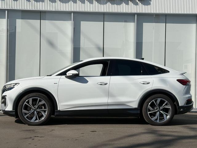 Ｑ４スポーツバック ｅ－トロン ４０ｅ－トロン　Ｓライン　Ｓｌｉｎｅ◆パーシャルレザー◆アコースティックガラス◆マトリクスＬＥＤ◆マルチカラーアンビエントライト◆シートヒーター◆ワイヤレスチャージング◆リヤシートＵＳＢ◆ＣａｒＰｌａｙ（3枚目）