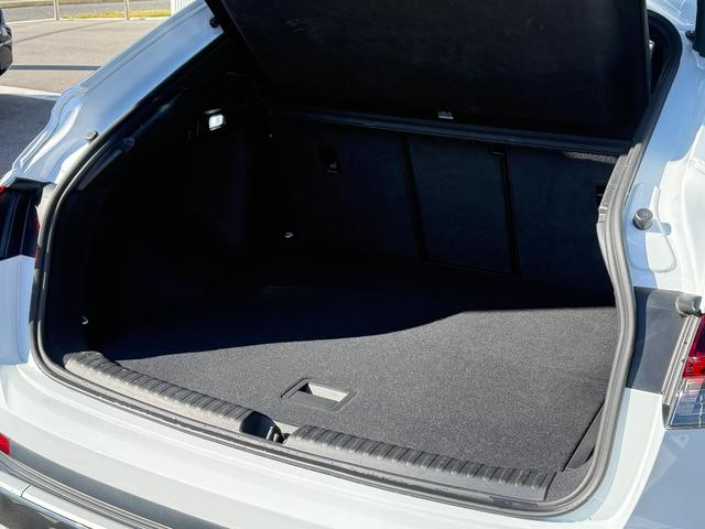 Ｑ４スポーツバック ｅ－トロン ４０ｅ－トロン　Ｓライン　Ｓｌｉｎｅ◆パーシャルレザー◆アコースティックガラス◆マトリクスＬＥＤ◆マルチカラーアンビエントライト◆シートヒーター◆ワイヤレスチャージング◆リヤシートＵＳＢ◆ＣａｒＰｌａｙ（15枚目）