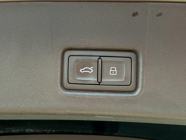 Ｑ４スポーツバック ｅ－トロン ４０ｅ－トロン　Ｓライン　Ｓｌｉｎｅ◆パーシャルレザー◆アコースティックガラス◆マトリクスＬＥＤ◆マルチカラーアンビエントライト◆シートヒーター◆ワイヤレスチャージング◆リヤシートＵＳＢ◆ＣａｒＰｌａｙ（16枚目）