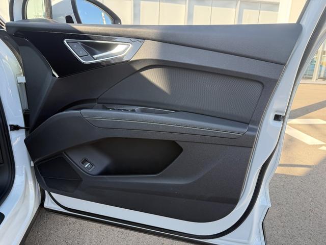 Ｑ４スポーツバック ｅ－トロン ４０ｅ－トロン　Ｓライン　Ｓｌｉｎｅ◆パーシャルレザー◆アコースティックガラス◆マトリクスＬＥＤ◆マルチカラーアンビエントライト◆シートヒーター◆ワイヤレスチャージング◆リヤシートＵＳＢ◆ＣａｒＰｌａｙ（18枚目）