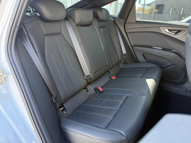 Ｑ４スポーツバック ｅ－トロン ４０ｅ－トロン　Ｓライン　Ｓｌｉｎｅ◆パーシャルレザー◆アコースティックガラス◆マトリクスＬＥＤ◆マルチカラーアンビエントライト◆シートヒーター◆ワイヤレスチャージング◆リヤシートＵＳＢ◆ＣａｒＰｌａｙ（71枚目）