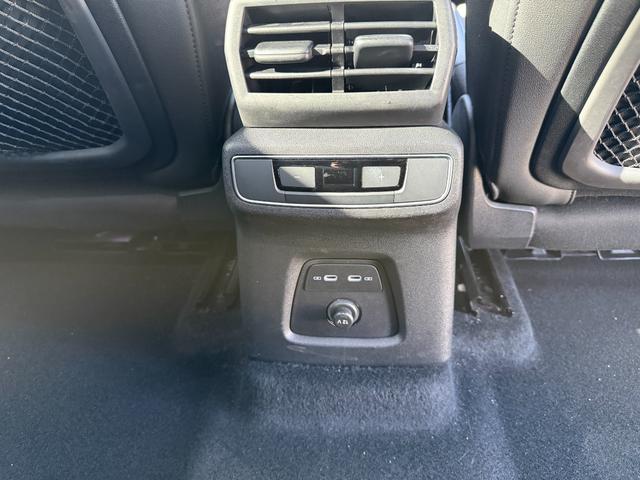 Ｑ４スポーツバック ｅ－トロン ４０ｅ－トロン　Ｓライン　Ｓｌｉｎｅ◆パーシャルレザー◆アコースティックガラス◆マトリクスＬＥＤ◆マルチカラーアンビエントライト◆シートヒーター◆ワイヤレスチャージング◆リヤシートＵＳＢ◆ＣａｒＰｌａｙ（73枚目）