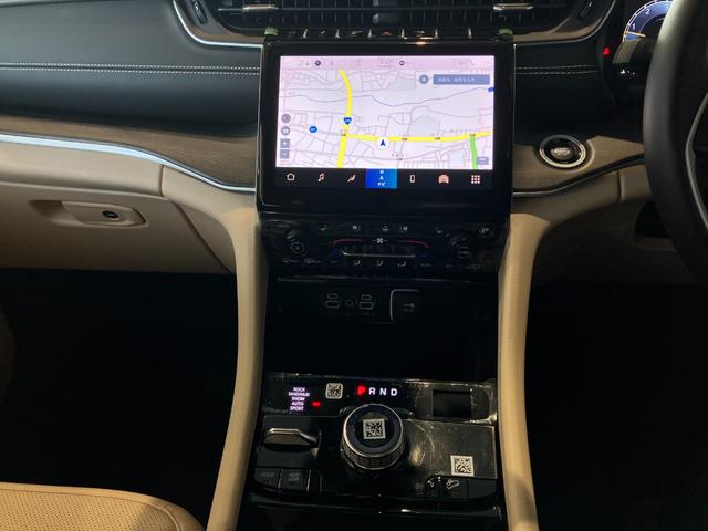 リミテッド　衝突軽減ブレーキ　障害物センサー前後　ブラインドスポットアラート　Ｕ－ｃｏｎｎｅｃｔ　Ａｐｐｌｅ　ＣａｒＰｌａｙ　ＡｎｄｒｏｉｄＡｕｔｏ　ＥＴＣ２．０　レザーパワーシート　ＬＥＤヘッドライト(28枚目)