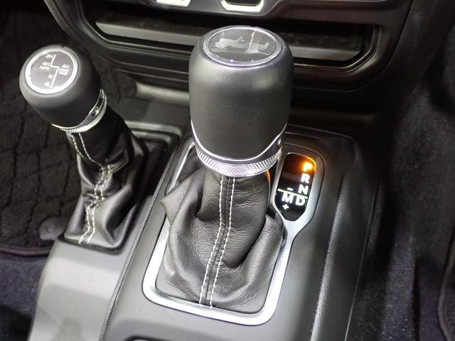 ジープ・ラングラーアンリミテッド サハラ　認定中古車保証１年付帯　Ａｐｐｌｅｃａｒｐｌａｙ　Ａｎｄｒｏｉｄａｕｔｏ　レザーシート　シートヒーター　ハンドルヒーター　ＥＴＣ２．０　ＬＥＤヘッドライト　バックカメラ　サイドカメラ（46枚目）