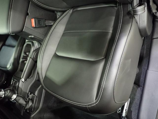 ジープ・ラングラーアンリミテッド サハラ　認定中古車保証１年付帯　Ａｐｐｌｅｃａｒｐｌａｙ　Ａｎｄｒｏｉｄａｕｔｏ　レザーシート　シートヒーター　ハンドルヒーター　ＥＴＣ２．０　ＬＥＤヘッドライト　バックカメラ　サイドカメラ（11枚目）