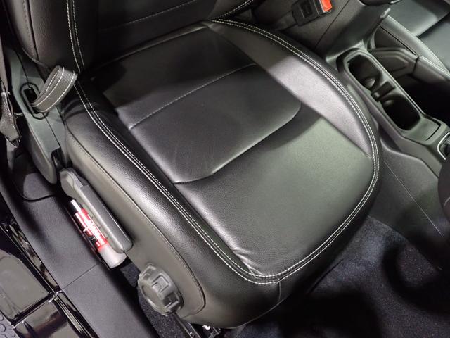 ジープ・ラングラーアンリミテッド サハラ　認定中古車保証１年付帯　Ａｐｐｌｅｃａｒｐｌａｙ　Ａｎｄｒｏｉｄａｕｔｏ　レザーシート　シートヒーター　ハンドルヒーター　ＥＴＣ２．０　ＬＥＤヘッドライト　バックカメラ　サイドカメラ（17枚目）