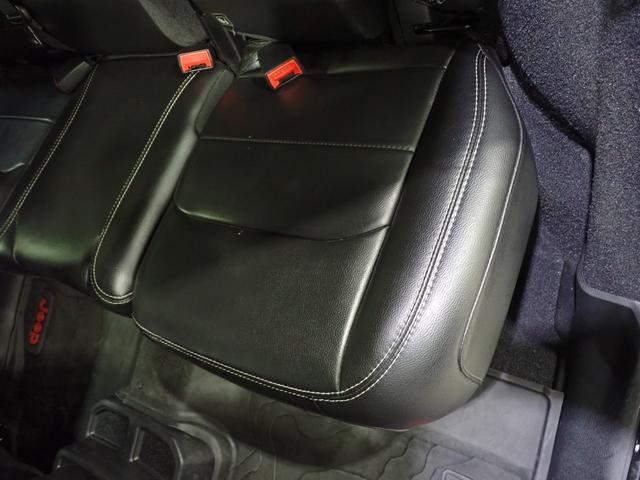 ジープ・ラングラーアンリミテッド サハラ　認定中古車保証１年付帯　Ａｐｐｌｅｃａｒｐｌａｙ　Ａｎｄｒｏｉｄａｕｔｏ　レザーシート　シートヒーター　ハンドルヒーター　ＥＴＣ２．０　ＬＥＤヘッドライト　バックカメラ　サイドカメラ（13枚目）