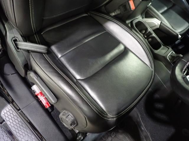 ジープ・ラングラーアンリミテッド サハラ　認定中古車保証１年付帯　Ａｐｐｌｅｃａｒｐｌａｙ　Ａｎｄｒｏｉｄａｕｔｏ　レザーシート　シートヒーター　ハンドルヒーター　ＥＴＣ２．０　ＬＥＤヘッドライト　バックカメラ　サイドカメラ（17枚目）