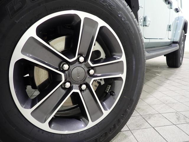 ジープ・ラングラーアンリミテッド サハラ　認定中古車保証１年付帯　Ａｐｐｌｅｃａｒｐｌａｙ　Ａｎｄｒｏｉｄａｕｔｏ　レザーシート　シートヒーター　ハンドルヒーター　ＥＴＣ２．０　ＬＥＤヘッドライト　バックカメラ　サイドカメラ（8枚目）