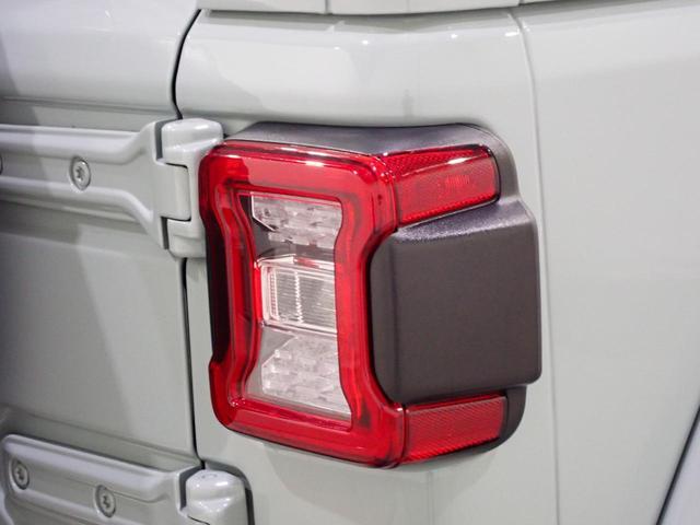 ジープ・ラングラーアンリミテッド サハラ　認定中古車保証１年付帯　Ａｐｐｌｅｃａｒｐｌａｙ　Ａｎｄｒｏｉｄａｕｔｏ　レザーシート　シートヒーター　ハンドルヒーター　ＥＴＣ２．０　ＬＥＤヘッドライト　バックカメラ　サイドカメラ（30枚目）