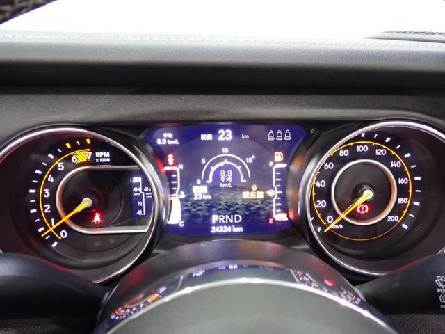 ジープ・ラングラーアンリミテッド サハラ　認定中古車保証１年付帯　Ａｐｐｌｅｃａｒｐｌａｙ　Ａｎｄｒｏｉｄａｕｔｏ　レザーシート　シートヒーター　ハンドルヒーター　ＥＴＣ２．０　ＬＥＤヘッドライト　バックカメラ　サイドカメラ（63枚目）