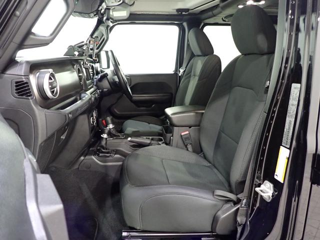 ジープ・ラングラーアンリミテッド スポーツ　認定中古車保証１年付帯　Ａｐｐｌｅｃａｒｐｌａｙ　Ａｎｄｒｏｉｄａｕｔｏ　レザーシート　シートヒーター　ハンドルヒーター　ＥＴＣ２．０　ＬＥＤヘッドライト　バックカメラ　サイドカメラ（10枚目）