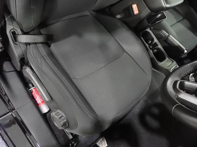 ジープ・ラングラーアンリミテッド スポーツ　認定中古車保証１年付帯　Ａｐｐｌｅｃａｒｐｌａｙ　Ａｎｄｒｏｉｄａｕｔｏ　レザーシート　シートヒーター　ハンドルヒーター　ＥＴＣ２．０　ＬＥＤヘッドライト　バックカメラ　サイドカメラ（17枚目）