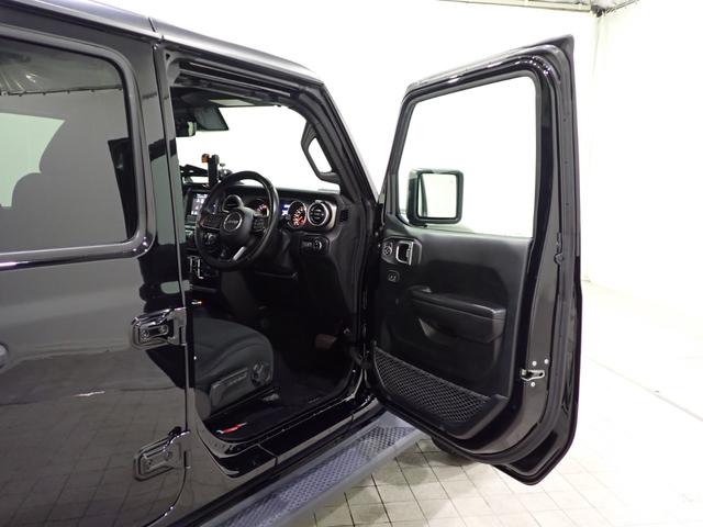 ジープ・ラングラーアンリミテッド スポーツ　認定中古車保証１年付帯　Ａｐｐｌｅｃａｒｐｌａｙ　Ａｎｄｒｏｉｄａｕｔｏ　レザーシート　シートヒーター　ハンドルヒーター　ＥＴＣ２．０　ＬＥＤヘッドライト　バックカメラ　サイドカメラ（18枚目）