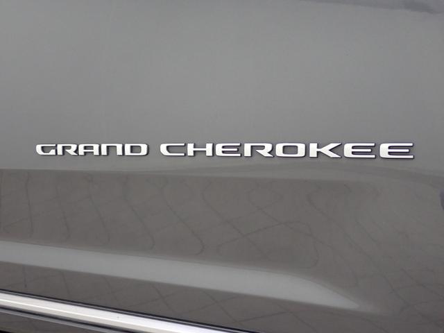 ジープ・グランドチェロキーＬ サミット　リザーブ　認定中古車保証１年付帯　　シートヒーター　ハンドルヒーター　ベンチレーション　エアサス　３６０度カメラレザーシート　シートメモリー　ＡＰＰＬＥｃａｒｐｌａｙ　ＡｎｄｒｏｉｄＡｕｔｏ　Ｂｌｕｅｔｏｏｔｈ（28枚目）