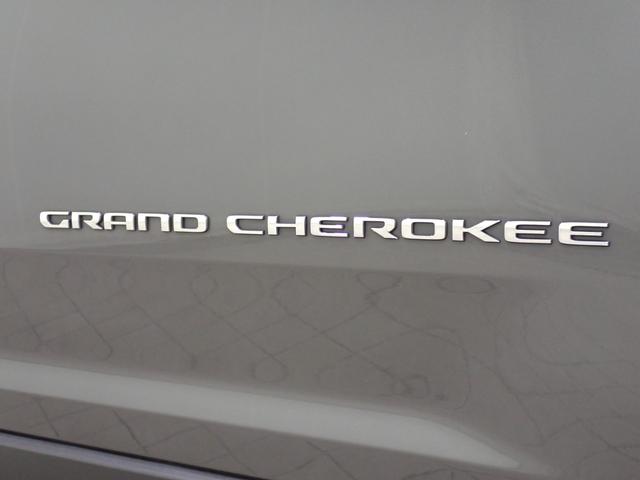 ジープ・グランドチェロキーL リミテッド 3列シート シートヒーター ハンドルヒーター ベンチレーション エアサス レザーシート360度カメラ シートメモリー APPLEcarplay AndroidAuto Bluetooth(27枚目)