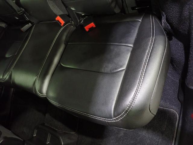ジープ・ラングラーアンリミテッド サハラ　認定中古車保証１年付帯　Ａｐｐｌｅｃａｒｐｌａｙ　Ａｎｄｒｏｉｄａｕｔｏ　レザーシート　シートヒーター　ハンドルヒーター　ＥＴＣ２．０　ＬＥＤヘッドライト　バックカメラ　サイドカメラ（13枚目）