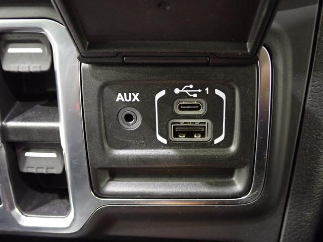 ジープ・ラングラーアンリミテッド サハラ　認定中古車保証１年付帯　Ａｐｐｌｅｃａｒｐｌａｙ　Ａｎｄｒｏｉｄａｕｔｏ　レザーシート　シートヒーター　ハンドルヒーター　ＥＴＣ２．０　ＬＥＤヘッドライト　バックカメラ　サイドカメラ（58枚目）