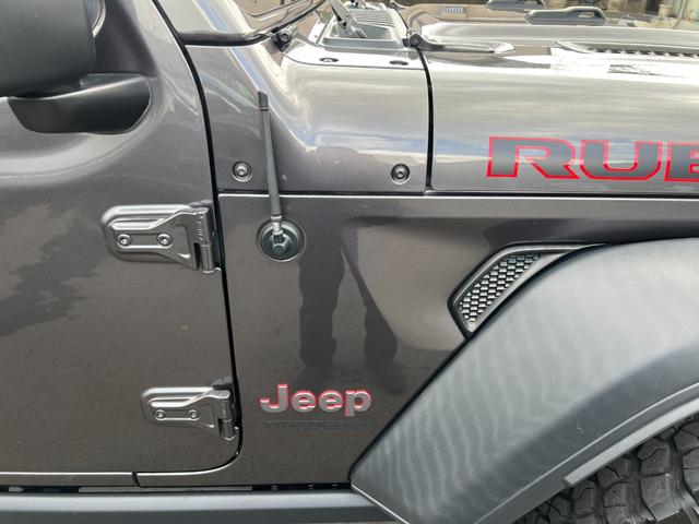 ジープ・ラングラーアンリミテッド ルビコン パワートップ 弊社ユーザー様下取り車両 ワンオーナー 禁煙車 パワートップ Apple car play AndoridAuto Bluetooth レザーシート シートヒーター ハンドルヒーターLEDヘッドライト(22枚目)