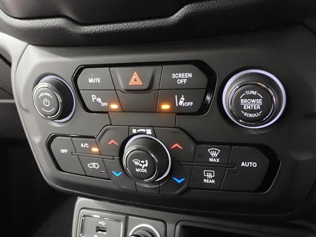 ジープ・レネゲード ナイトイーグル 認定中古車保証 ナイトイーグル スティンググレー 純正ブラックホイール AppleCarplay AndroidAuto ハロゲンヘッドライト(45枚目)