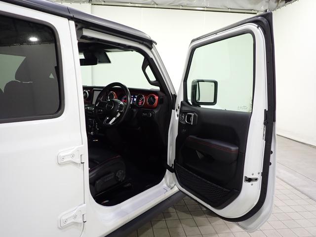 ジープ・ラングラーアンリミテッド ルビコン　認定中古車保証１年付帯　レザーシート　シートヒーター　Ａｐｐｌｅ　ｃａｒ　ｐｌａｙ　ＡｎｄｏｒｉｄＡｕｔｏ　Ｂｌｕｅｔｏｏｔｈ　ＬＥＤヘッドライト　デフロック　バックカメラ　アイドリングストップ（14枚目）