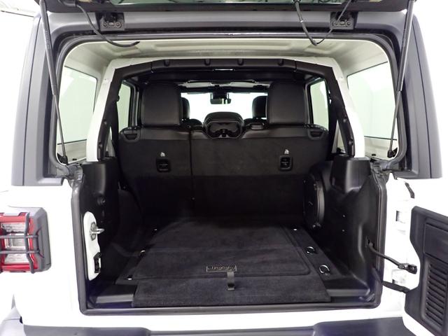 ジープ・ラングラーアンリミテッド ルビコン　認定中古車保証１年付帯　レザーシート　シートヒーター　Ａｐｐｌｅ　ｃａｒ　ｐｌａｙ　ＡｎｄｏｒｉｄＡｕｔｏ　Ｂｌｕｅｔｏｏｔｈ　ＬＥＤヘッドライト　デフロック　バックカメラ　アイドリングストップ（32枚目）