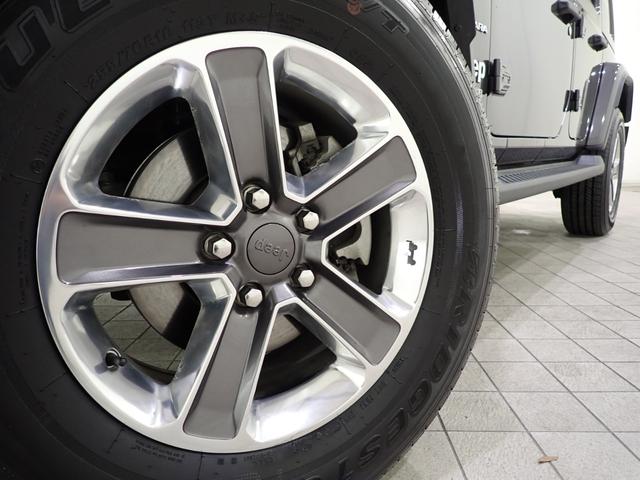 ジープ・ラングラーアンリミテッド サハラ　認定中古車保証１年付帯　レザーシート　シートヒーター　ハンドルヒーター　Ａｐｐｌｅ　ｃａｒ　ｐｌａｙ　ＡｎｄｏｒｉｄＡｕｔｏ　Ｂｌｕｅｔｏｏｔｈ　ＬＥＤヘッドライト　ＥＴＣ２．０　サイドステップ付き（4枚目）