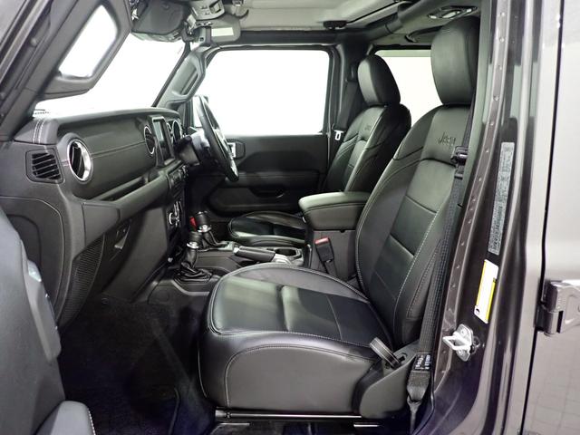 ジープ・ラングラーアンリミテッド サハラ　認定中古車保証１年付帯　レザーシート　シートヒーター　ハンドルヒーター　Ａｐｐｌｅ　ｃａｒ　ｐｌａｙ　ＡｎｄｏｒｉｄＡｕｔｏ　Ｂｌｕｅｔｏｏｔｈ　ＬＥＤヘッドライト　ＥＴＣ２．０　サイドステップ付き（6枚目）